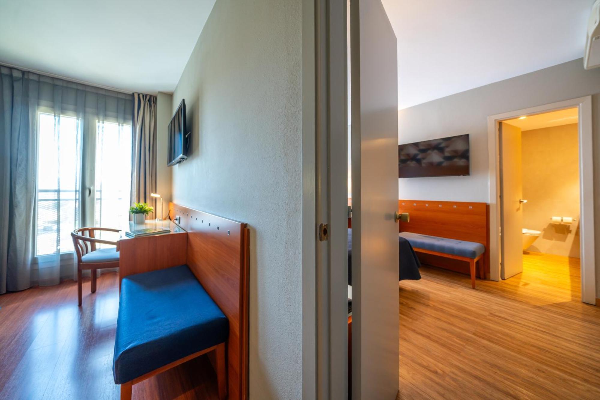 Hotel J. Balmes Vic Eksteriør billede