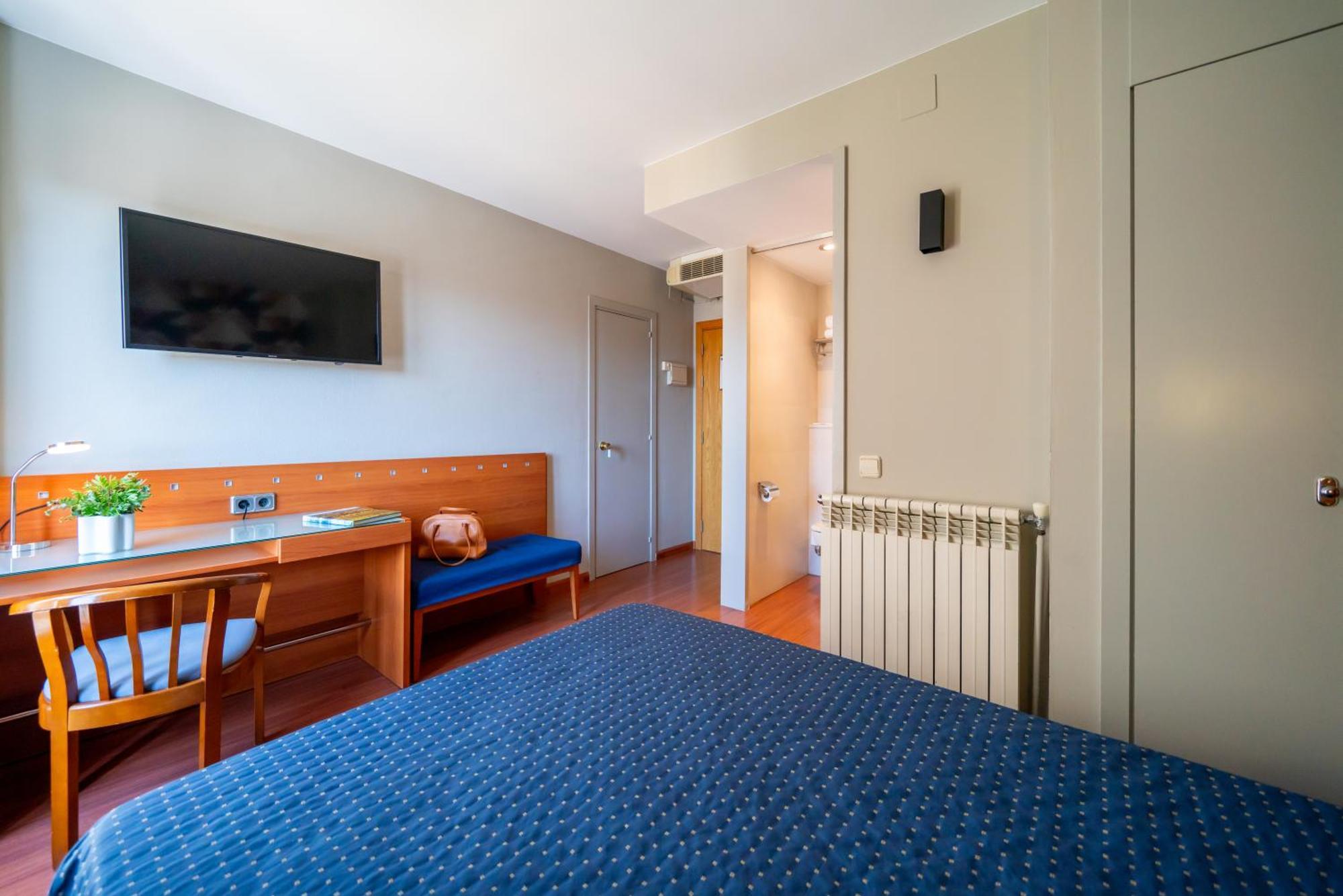 Hotel J. Balmes Vic Eksteriør billede
