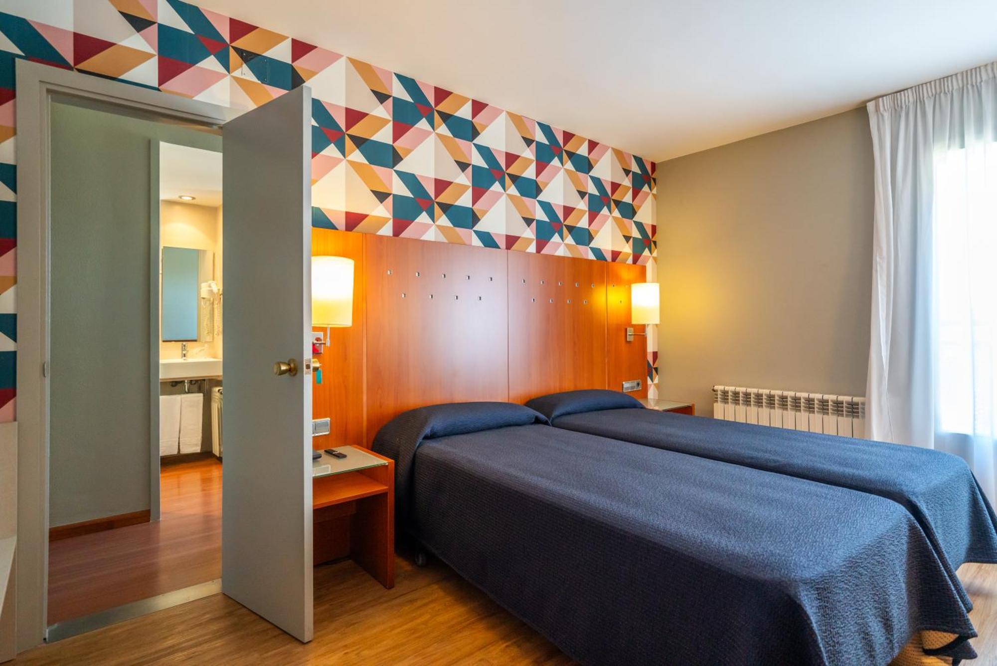 Hotel J. Balmes Vic Eksteriør billede